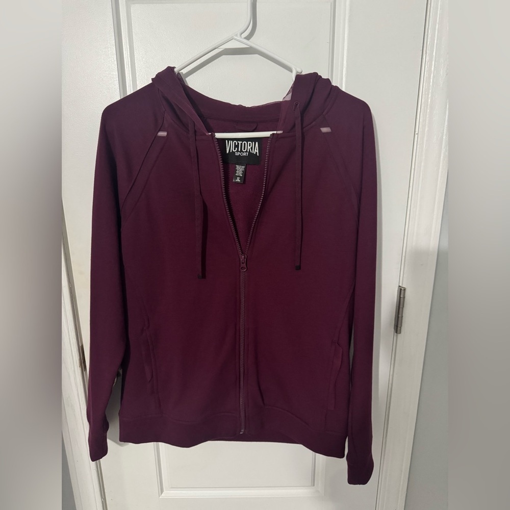Victoria Sport sweater